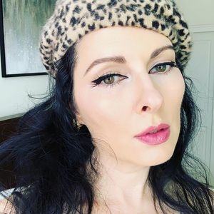 Meet your Posher, Alicia